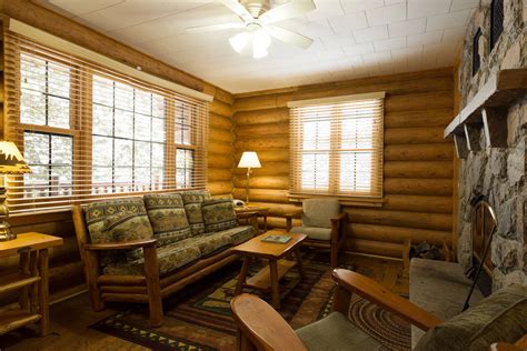 Cedar Grove Lodge in Huntsville | Resort With Log Cabins