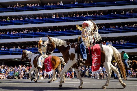 Calgary Stampede Kicks Off With Treaty 7 First Nations Chiefs As Parade ...