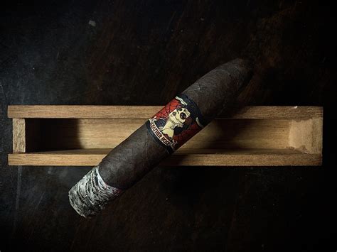 Cigar Review - Leather Rose by Drew Estate - Tuesday Night Cigar Club