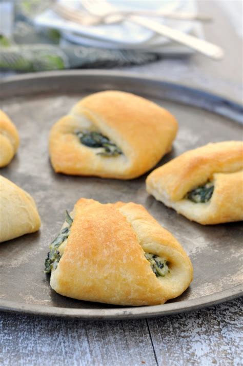 Spinach Artichoke Crescent Rolls - An Immaculate Holiday Appetizer - My ...