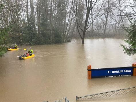 Record-breaking Atmospheric River Brings Heavy Rain, Flooding, And ...