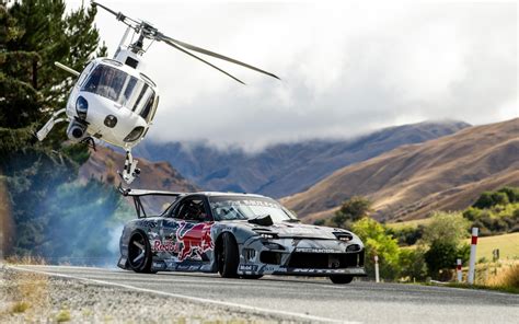 Watch This 750-HP Mazda RX-7 Drift up a New Zealand Mountain