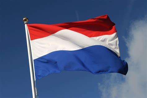 The Dutch flag represents the unity and independence of the entire ...