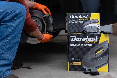 Ceramic vs. Metallic Brake Pads: Which is Right for You - AutoZone