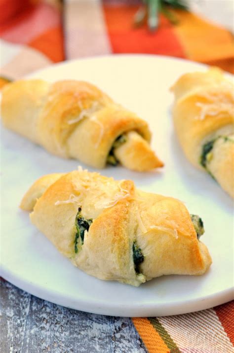 Spinach Artichoke Crescent Rolls - An Immaculate Holiday Appetizer - My ...