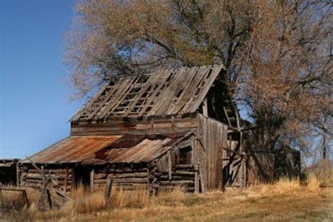 17 Best images about Just love old barns, and would love to know their ...