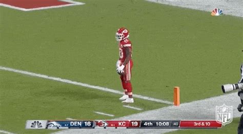 Tyreek Hill Gif - GIFcen