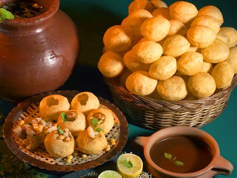 13 Best Gol Gappe in Delhi For all Gol Gappas Lovers