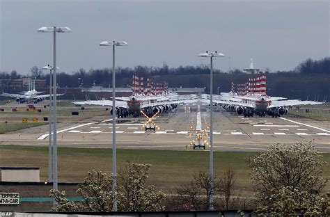 88 American Airlines planes park on Pittsburgh International Airport ...