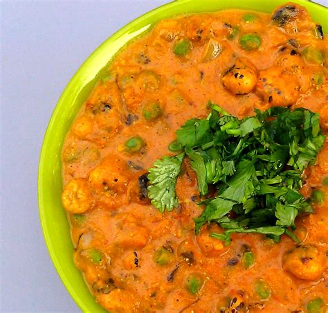 Phool Makhana Curry - Holy Cow! Vegan Recipes