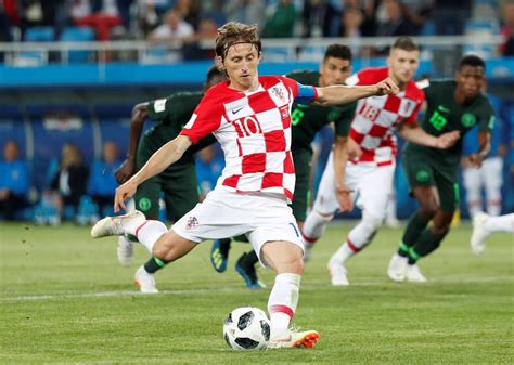 Modric celebra gol em vitória e prevê evolução da Croácia na sequência ...