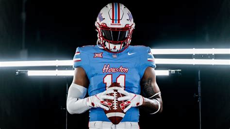 Houston Cougars To Wear Oilers-Inspired Alternate Uniforms ...