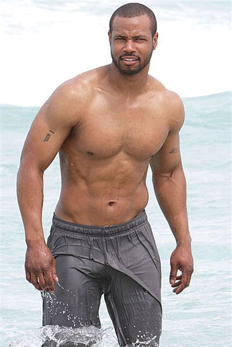 isaiah-mustafa-in-grey-swim-shorts-all-people-photo-u1 (650×974) | Swim ...