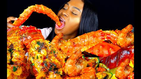 (ASMR MUKBANG) GIANT KING CRAB SEAFOOD BOIL MUKBANG | SPICY SEAFOOD ...