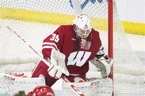 No. 1 Wisconsin women’s hockey defeats No. 6 Minnesota 3–2