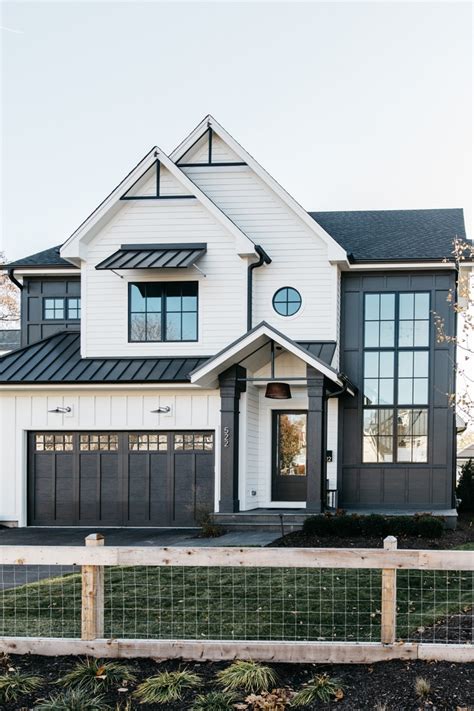 Black and White Modern Farmhouse Exterior - Home Bunch Interior Design ...