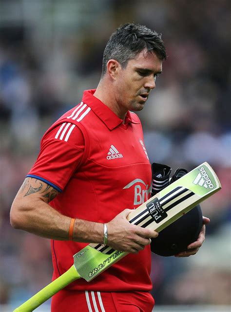 Calf injury rules Kevin Pietersen out of IPL