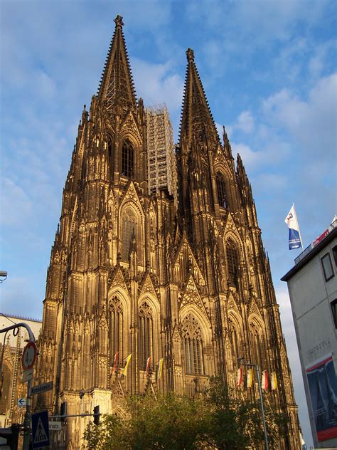 File:Cologne cathedral at dusk.jpg - Wikimedia Commons