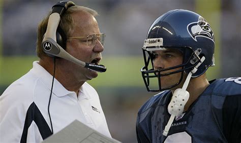 Seahawks to induct Matt Hasselbeck, Mike Holmgren into Ring Of Honor