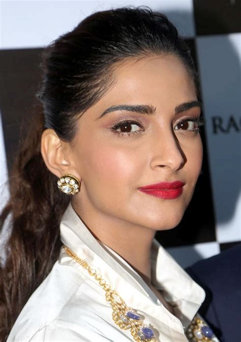 Sonam Kapoor - Biography - IMDb