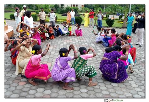 go2india.in : Dhimsa tribal dance at APTDC lunch point