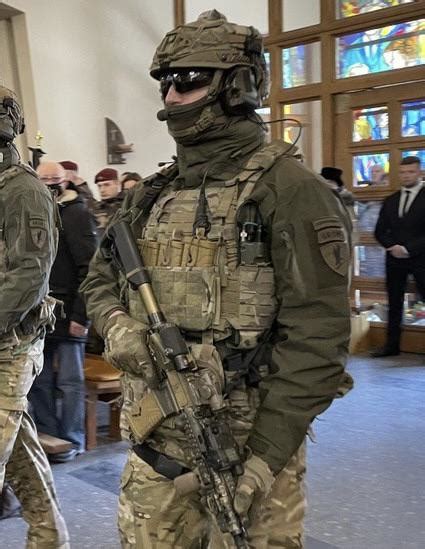 Polish JW GROM operator [425x549] : r/MilitaryPorn