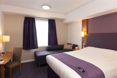 Premier Inn Heathrow Bath Road | London Cheapo