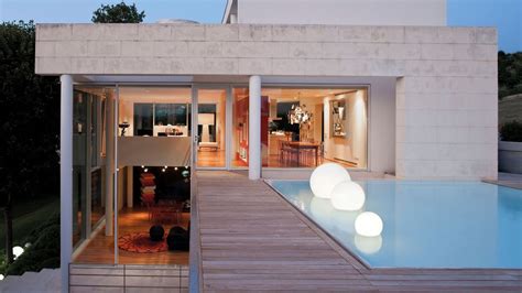 Pool lighting ideas – 8 ways to illuminate a swimming pool | Livingetc