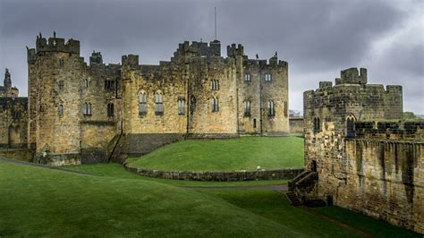 Alnwick Castle & Gardens: Harry Potter, History, and More! - Two ...