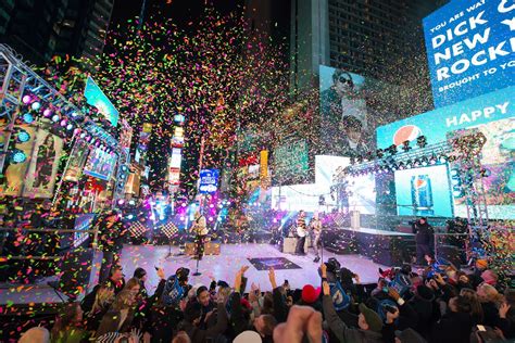 New Year Celebrations at Times Square New York - Future Blow