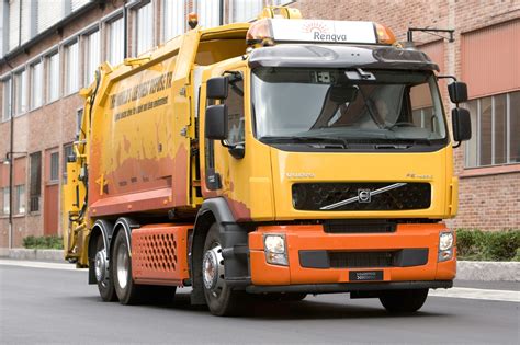 Volvo Revolutionizes the Lowly Garbage Truck With the Hybrid FE