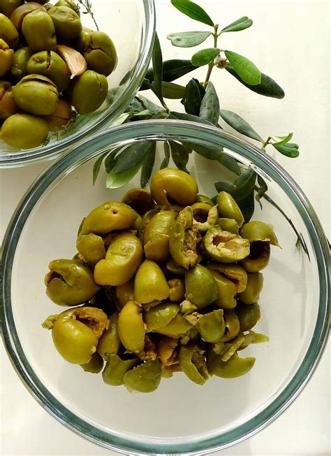 Pitted Manzanilla olives from Spain