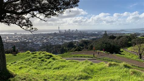 Auckland Volcanoes Provide the Best View in Auckland - Auckland Hotels