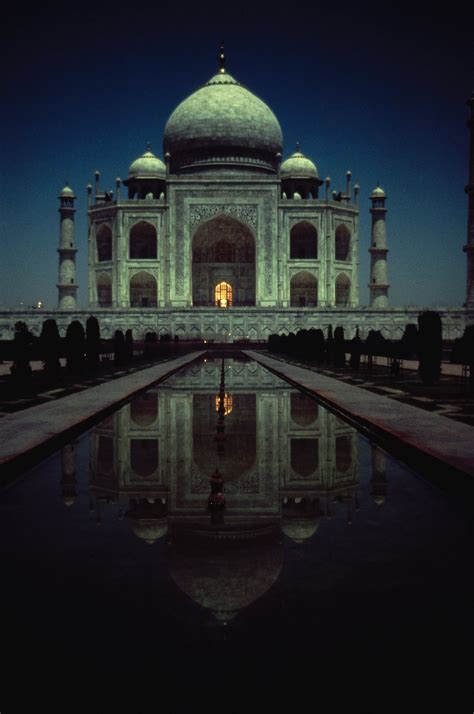 Just 17 very beautiful photographs of the Taj Mahal | Condé Nast ...