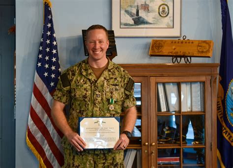 DVIDS - Images - Naval Submarine School Instructor Receives End of Tour ...