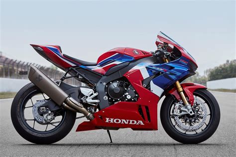 Honda CBR 1000 RR-R Fireblade SC82 specs, 0-60, performance data ...