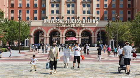 Universal Studios Beijing to draw crowds amid uneasy U.S.-China ties