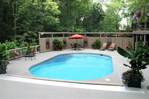 Vaughan Pools & Spas - Columbia MO 65203 | 800-719-6067