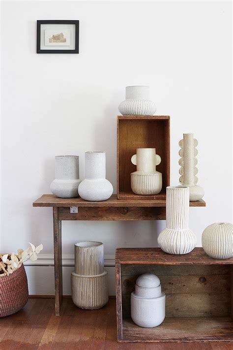 17 Stunning Ceramic Vases That Can Be Used in Any Room