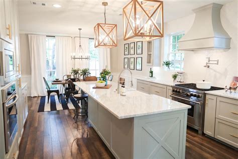 Episode 09 - The Chip 2.0 House | Trendy farmhouse kitchen, Fixer upper ...