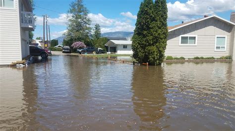 Flooding in Eastern Washington reaches emergency levels | KATU