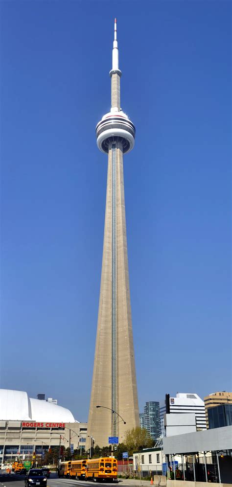 File:Toronto - ON - CN Tower (Bremner Blvd).jpg