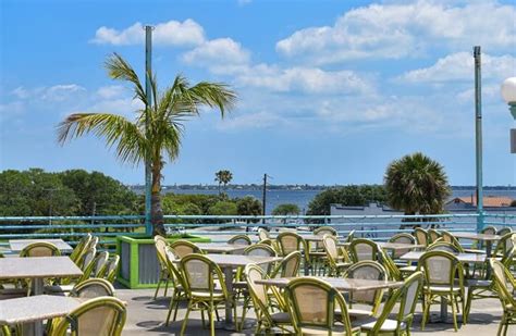 Best Melbourne Beach Restaurants | Dining on the Space Coast