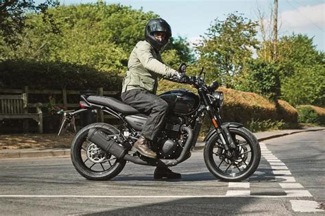 Bajaj-Triumph Scrambler Test Mule Spotted In India - Thelocalreport.in