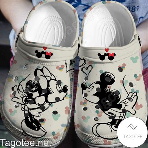 Mickey Mouse And Minnie Mouse Kiss Vintage Crocs Clogs - Tagotee