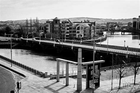 Belfast river lagan bridges the queen elizabeth II bridge and the ...