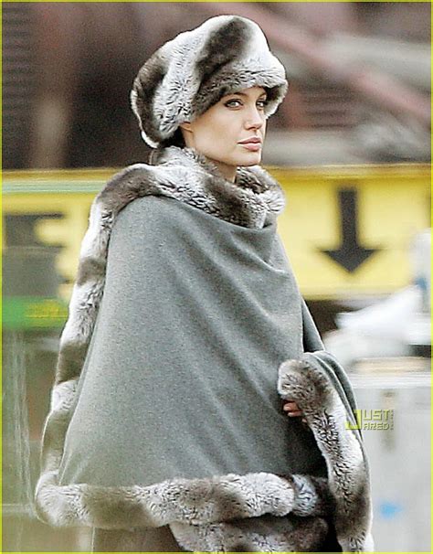 Angelina on set of "Salt" - Angelina Jolie Photo (5453837) - Fanpop