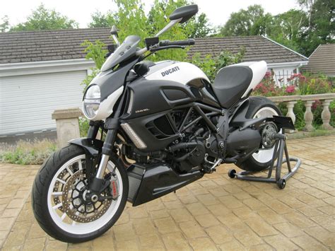 Ducati Diavel 1200cc V Twin Sports Motorcycle *UK Supplied,1 Owner, Low ...