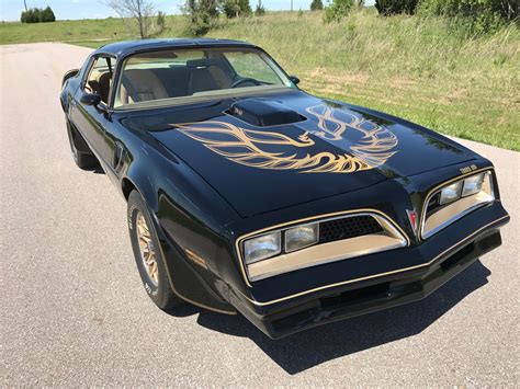 Surprising Facts About The Legendary “Smokey and The Bandit” Trans Am ...