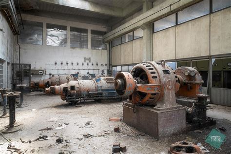 Abandoned Factory in Italy with Machines that look like Part of Pod ...